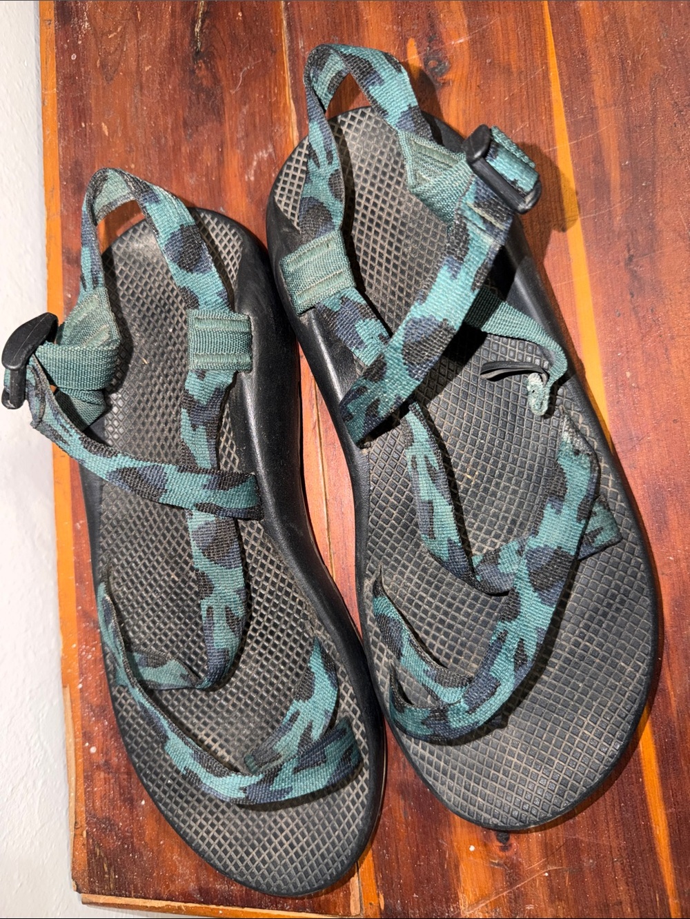 Chaco Men's Size 13 Sandals